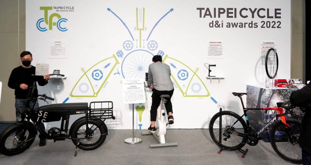 記者會現場展示得獎作品,從零件到成車、E-bike,系統,多元豐富