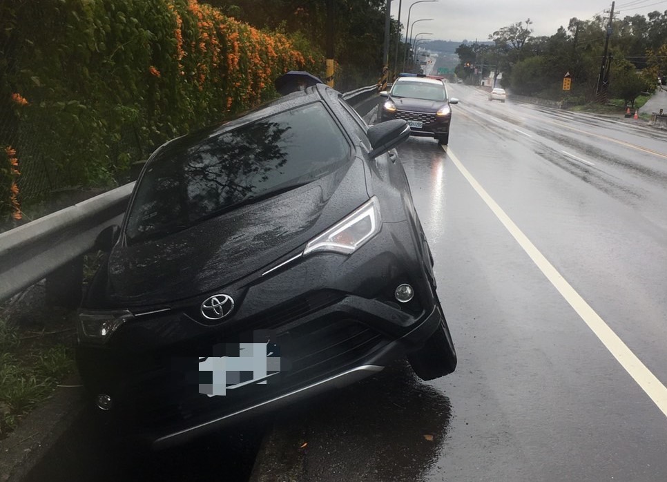 ▲三義鄉臺13線伯公坑路段道路筆直,車速普遍較快,駕駛人一恍神就容易出車禍 (圖/苗栗縣警察局 提供)
