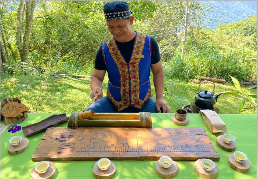 ▲配合自然地景搭設風格各異的茶席主題,帶給茶友優質的品茗感受 (圖/交通部觀光局 提供)