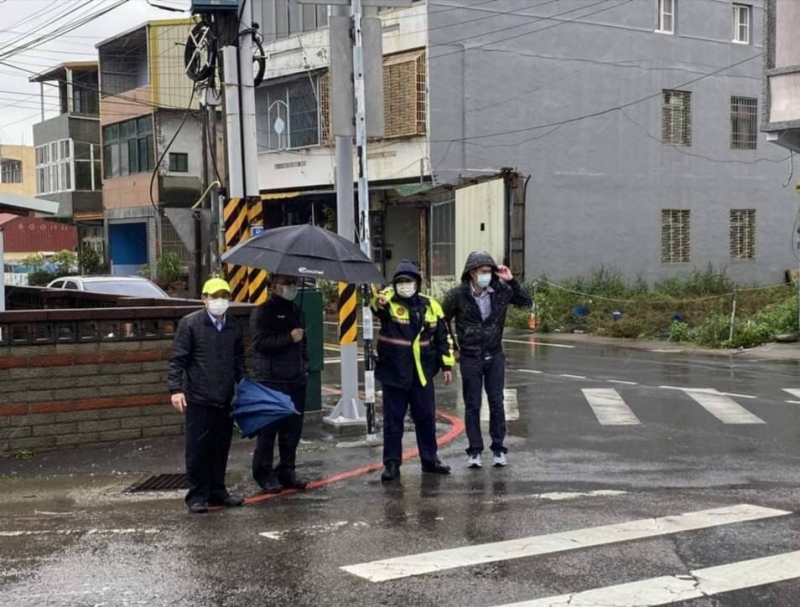 路口號誌故障危險 竹南警積極排除護交通