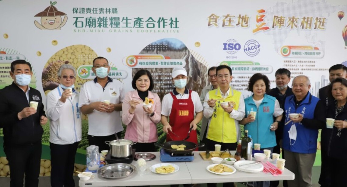 張麗善參訪石廟雜糧生產合作社 盛讚國際雙認證廠房為全國標竿