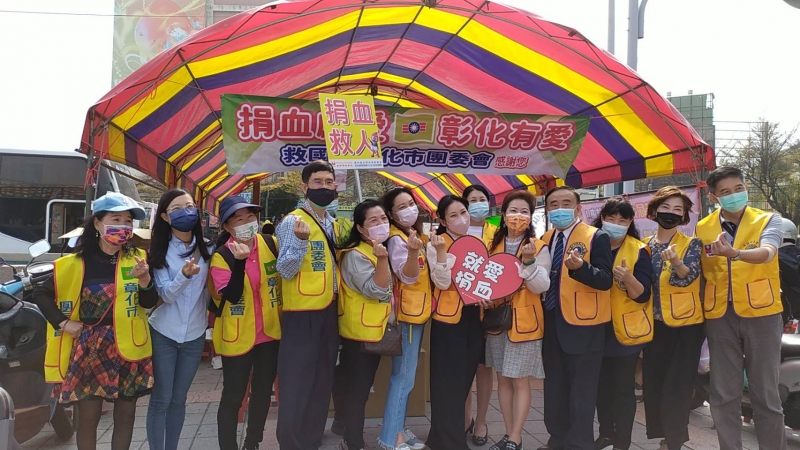 全台血荒 社團辦捐血雞蛋來助陣號召熱血民眾齊挽袖