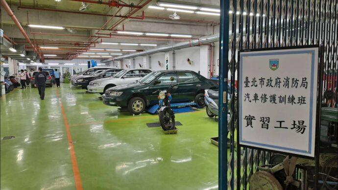 ▲大誠高中汽車修護國家檢定場。(圖/記者張嘉誠攝)