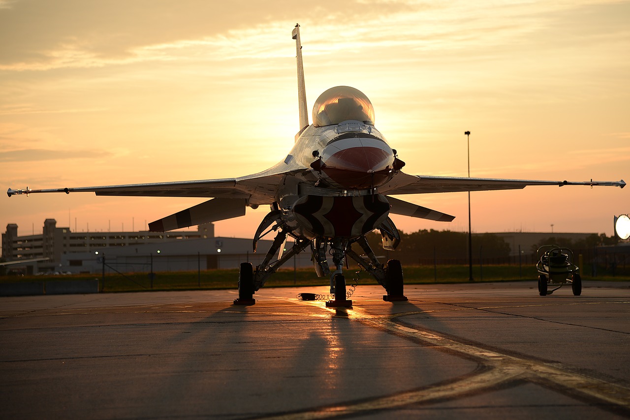烏克蘭戰爭/美國為烏克蘭謀求蘇聯戰機 波蘭冷回:不介入 54 F-16戰機。