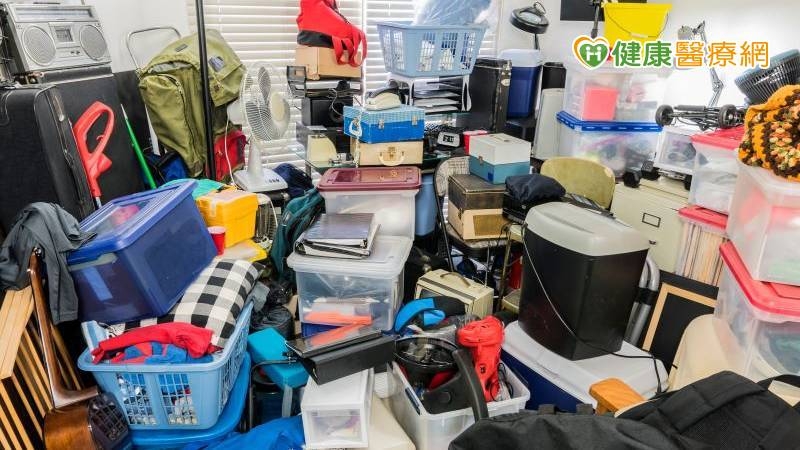 雜物堆滿屋捨不得丟? 「4大跡象」恐是罹患儲物症