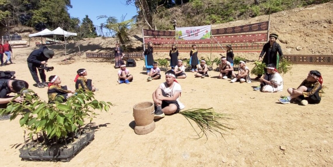 植樹節前夕 寶山國小師生栽植櫻花苗 報戰功、古謠演唱