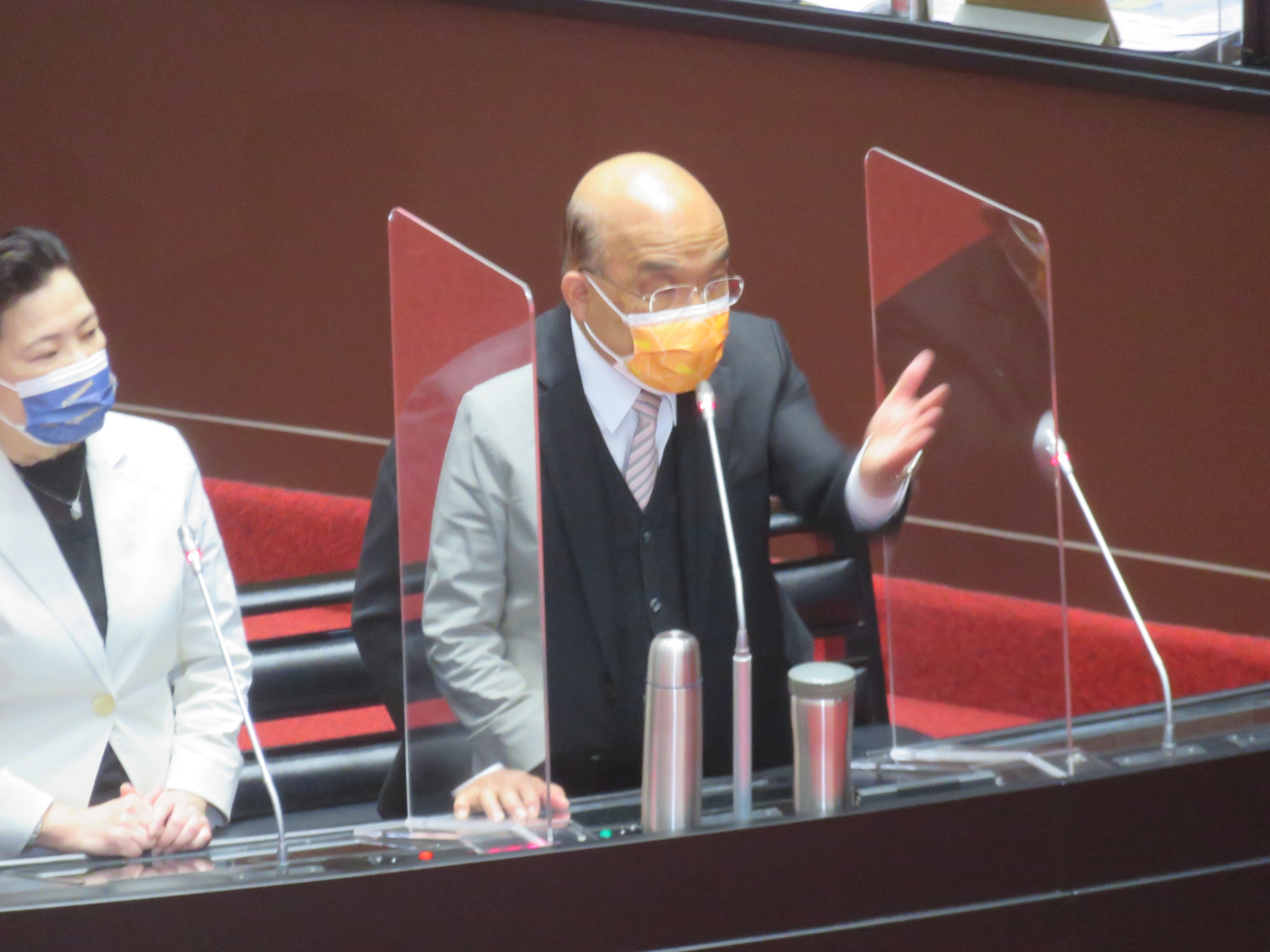 【有影】蔣萬安罕見怒飆要蘇揆承諾不停電 遭駁「你祖父要反攻大陸」 78 IMG 7746
