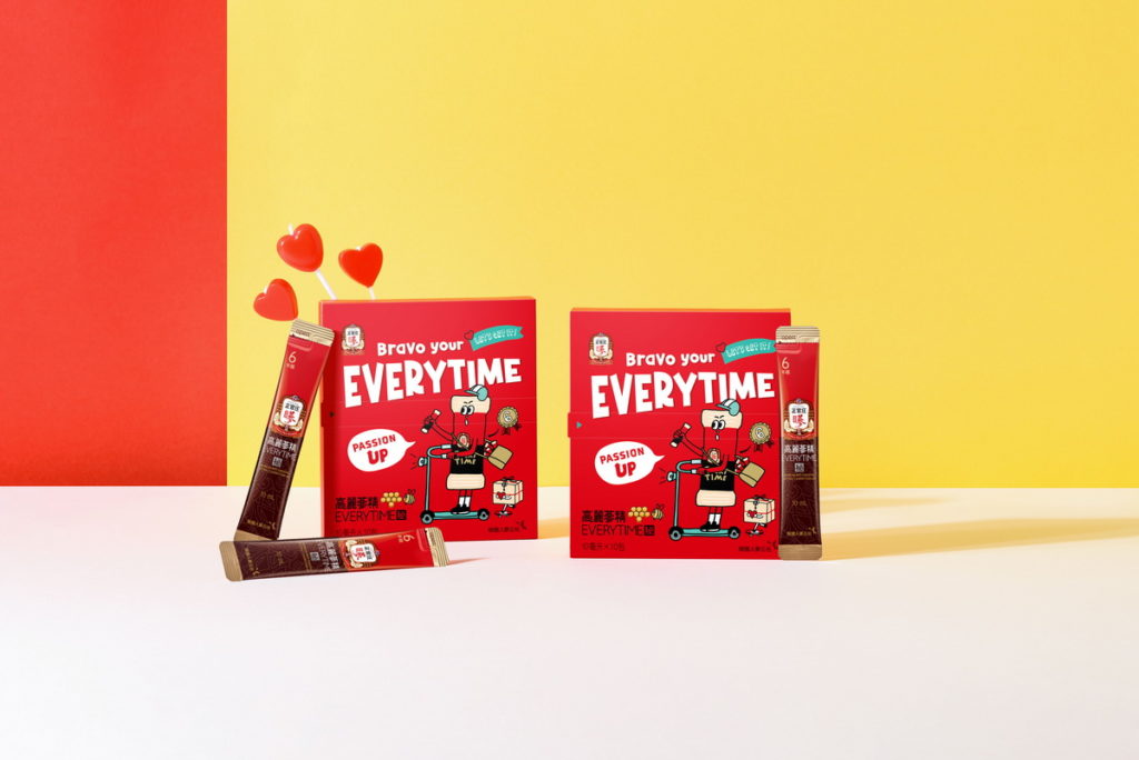 LINE禮物獨家推出BRAVO EVERYTIME，內含高麗蔘精EVERYTIME秘10入，極品6年根高麗蔘結合蜂蜜，蜜助蔘補、甘潤回味，活力包裝滿足年輕族群送禮需求。