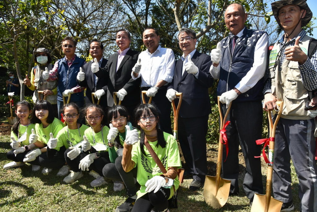 3月12日植樹節,新北市在文山農場舉辦植樹節活動,宣示「新北山海造林計畫」正式啟動,(圖/東森集團提供)