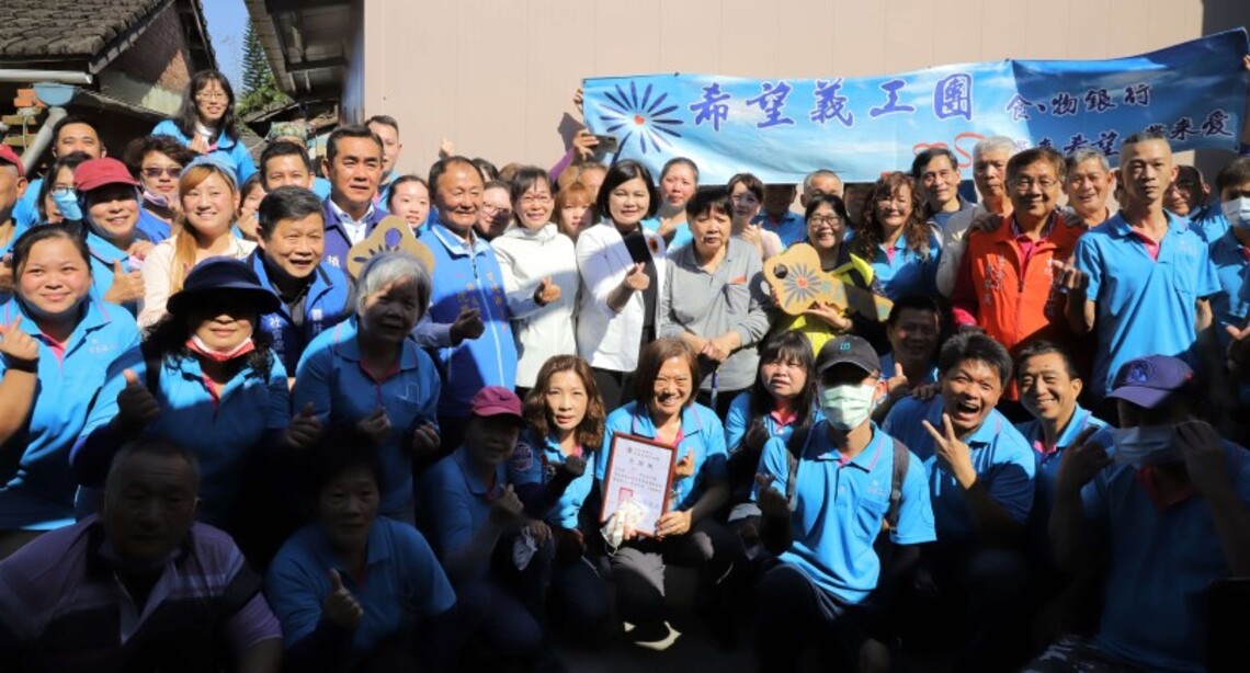 台灣希望義工團協助古坑吳女士家園重建 張麗善出席交屋儀式代表縣民表達感謝