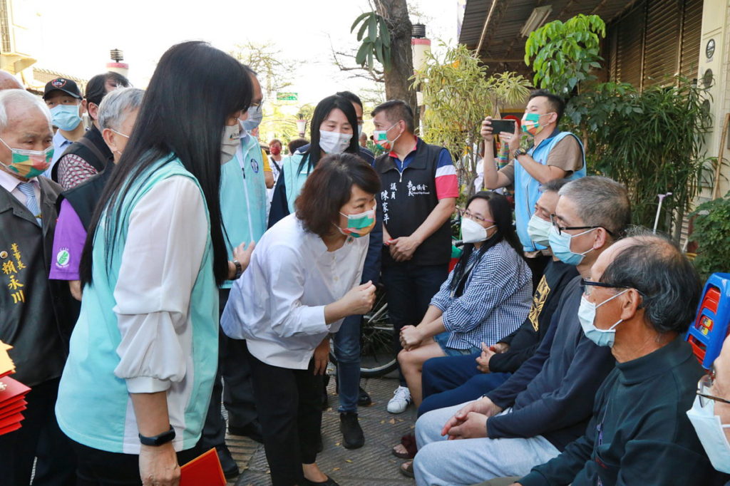 市長慰問火災受災戶