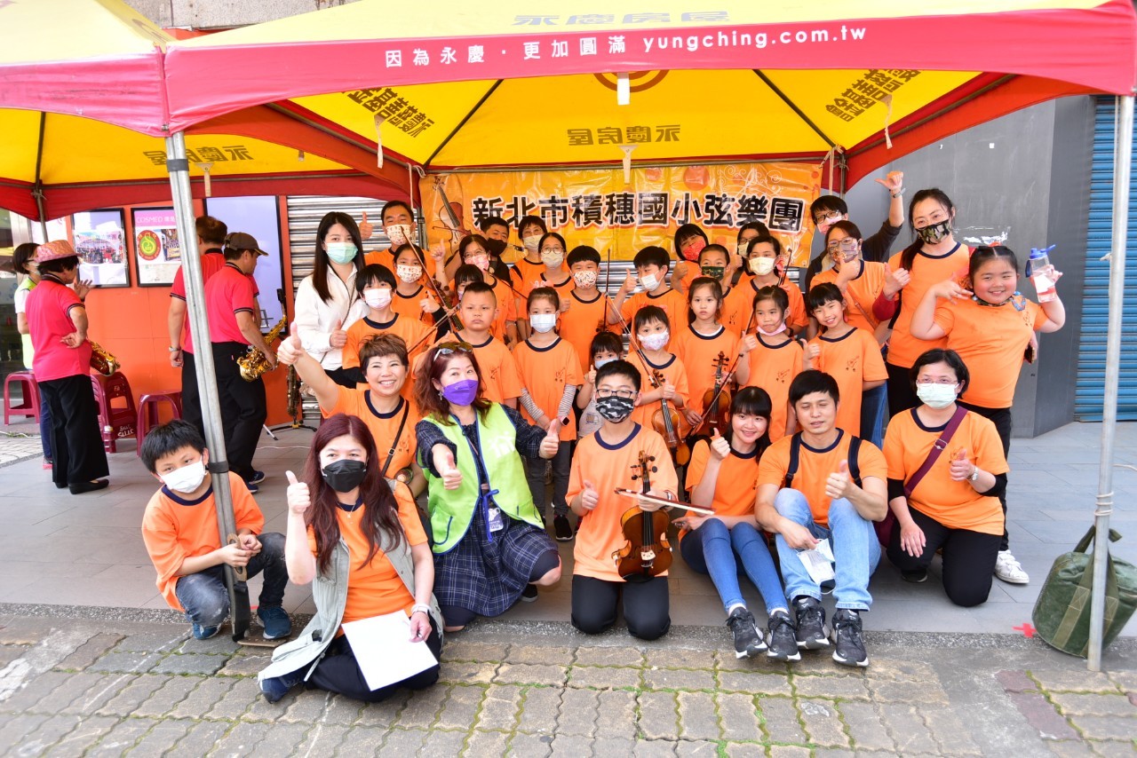 全台血庫吃緊! 士林地區民眾挽袖捐熱血 夜市店家、國小弦樂團齊參與 發揮行善的力量