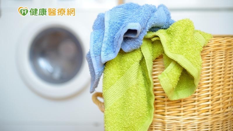 毛巾3天沒洗 你敢拿來擦身體?毒理專家:比馬桶還髒