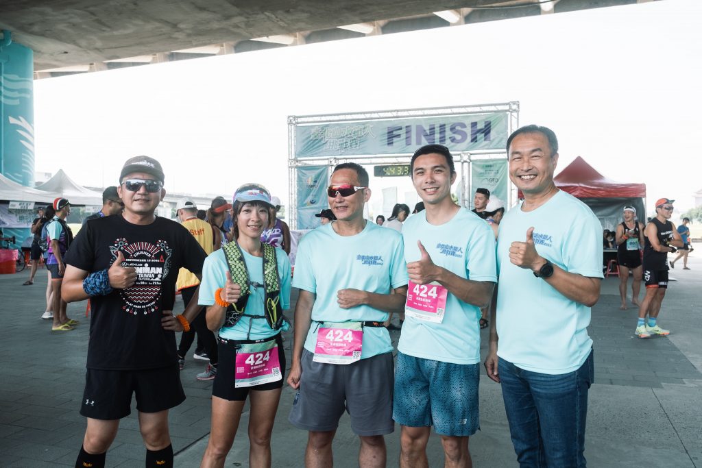 知名戶外運動主播段慧琳與臺灣第一位挑戰波士頓馬拉松的視障選手洪國展組隊,順利完賽!
