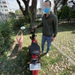 ▲豐東派出所員警找到外籍移工丟失的電動自行車,原來只是記錯停車位置 (圖/台中豐原分局 提供)
