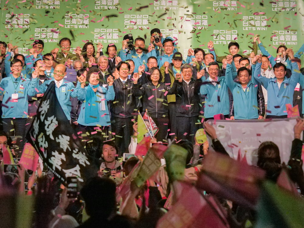 我國撐港淪口號?陸委會駁:港人來台定居成長 66 2020年總統大選,現任總統蔡英文以817萬票,擊敗國民黨候選人韓國瑜,成功連任。
