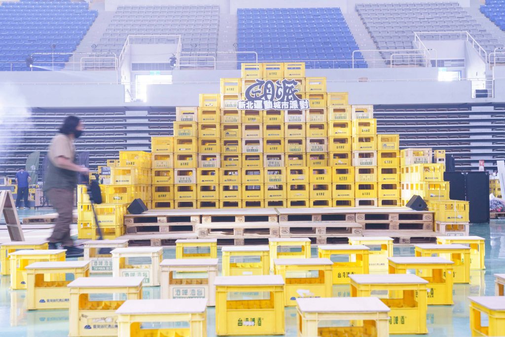 『Go 派』希望將新北市塑造成獨一無二、全台唯一的運動派對,彙總了全方位活動,從文藝講座到動態遊戲,從美食饗宴到音樂派對,同時將各領域玩家匯聚一塊,打造最跨界的運動派對、橫跨山海的運動博覽會。