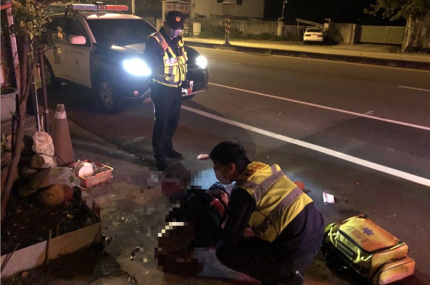 ▲張員立即電話連絡萬豐派出所及救護車至現場救護    (圖/台中霧峰分局 提供)