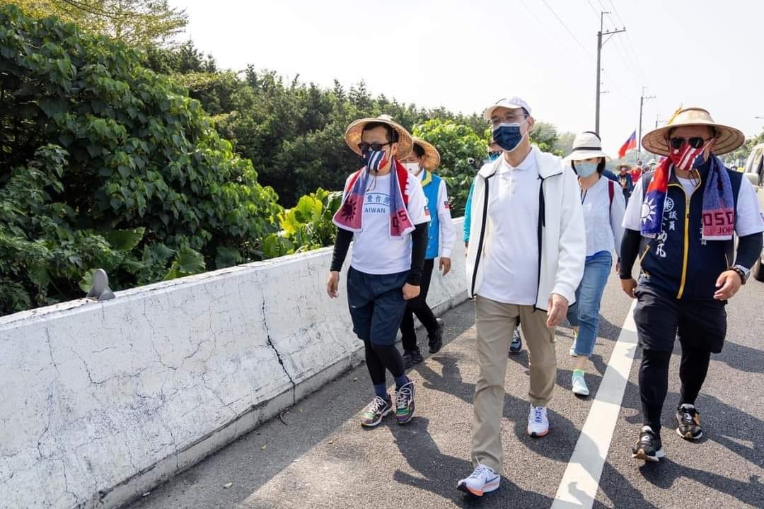 國民黨桃園市長戰將卡關/朱立倫以培育青年之名 同框陳學聖 48 275044196 5239234039468934 5676047036475730079 n