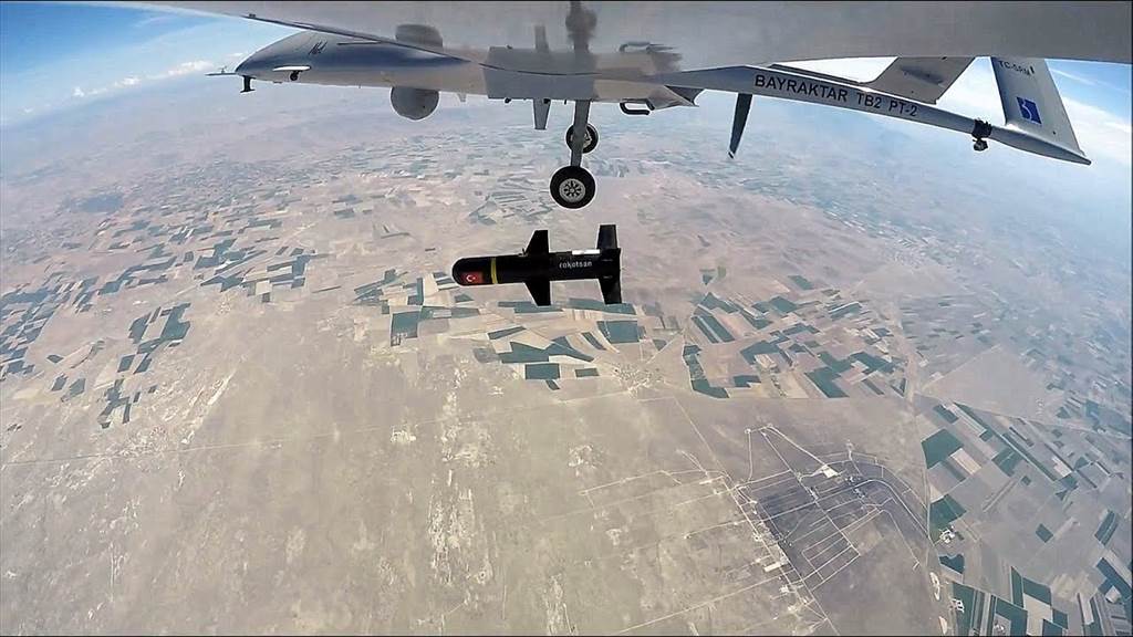 【俄烏UAV之戰3-2】土耳其無人機TB-2頻建功 讓俄裝甲車抱頭鼠竄 70 20211027004880