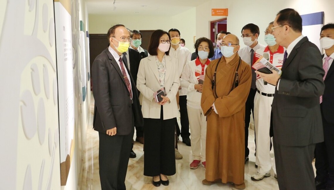 南華大學「臺灣生命教育意象館」揭牌啟用     運用VR虛擬實境模擬告別式，體驗生命之旅