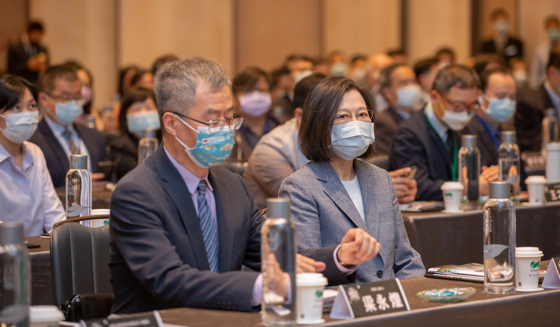 蔡英文出席ESG高峰會開幕 宣示能源轉型重要性 60 總統蔡英文3月21日上午出席「ESG永續臺灣第二屆國際高峰會開幕典禮」。
