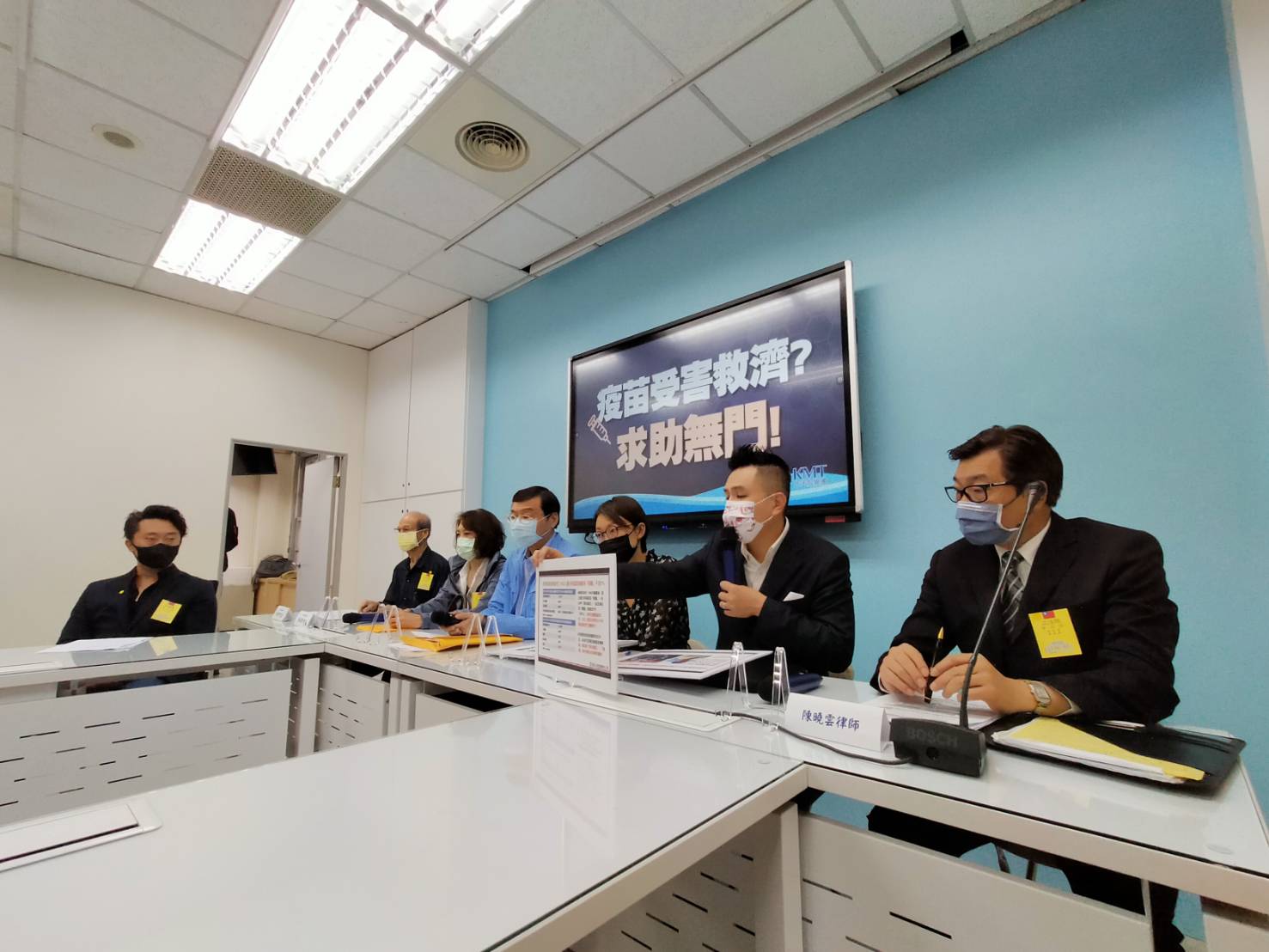新冠疫苗藥害救濟/死亡1412人僅認定13件相關 藍:情何以堪 68 294476