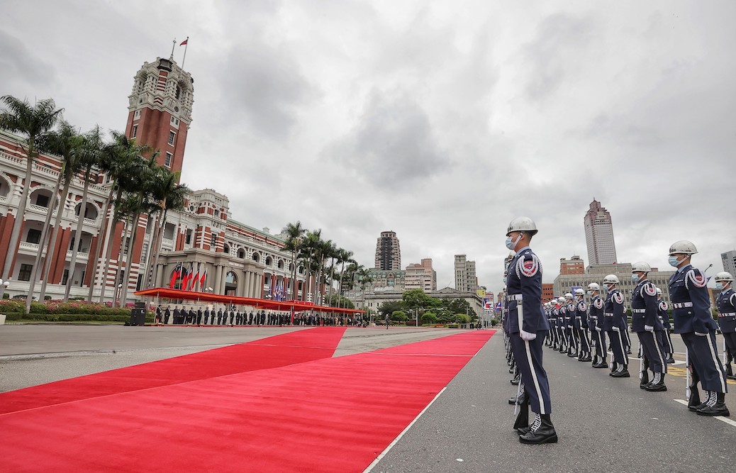 馬紹爾群島總統訪台 蔡英文賴清德親以軍禮接待 64 馬紹爾群島共和國總統柯布亞(David Kabua)伉儷訪台,我方以隆重軍禮接待。