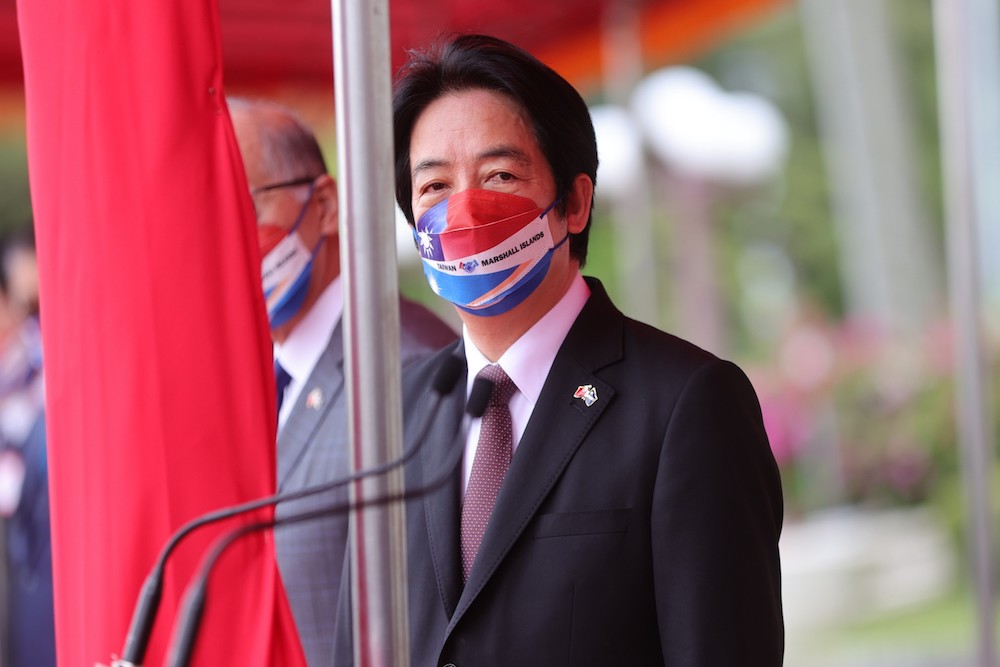 馬紹爾群島總統訪台 蔡英文賴清德親以軍禮接待 66 馬紹爾群島共和國總統柯布亞(David Kabua)伉儷訪台,我方以隆重軍禮接待。副總統賴清德亦親自迎接。