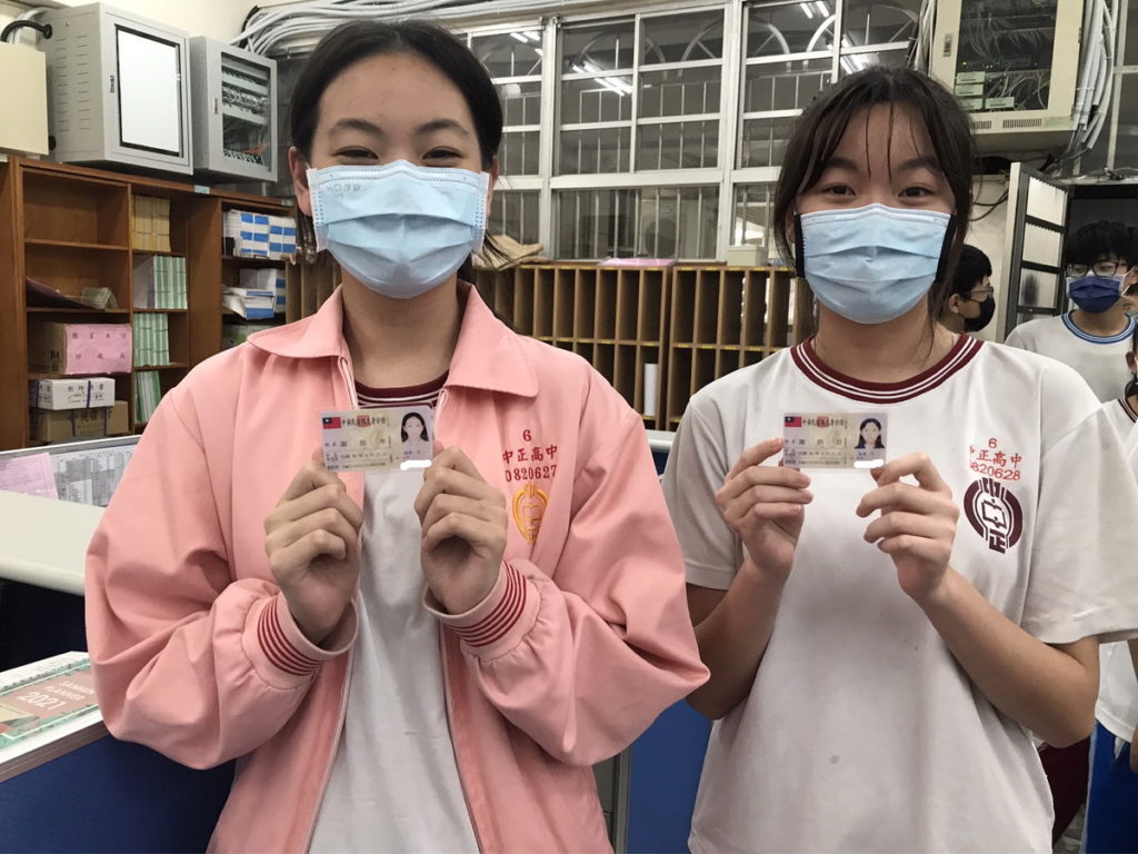 中正高中謝姓雙胞胎姐妹