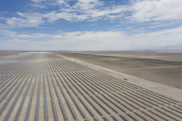 Atlas Renewable Energy 在智利的 Sol del Desierto 太陽能發電廠 (244 兆瓦) 每年將減少相當於 47000 輛汽車排放的二氧化碳