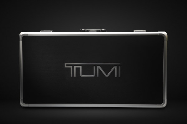 ONE Championship 宣佈與 TUMI 建立多年合作夥伴關係