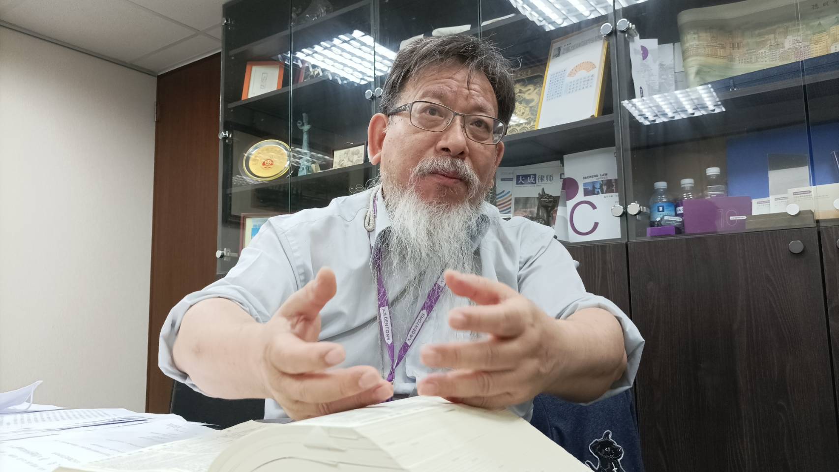 【張靜專訪2-1】論文門律師遭搜索聲押 還原驚心動魄事發經過 56 1267709