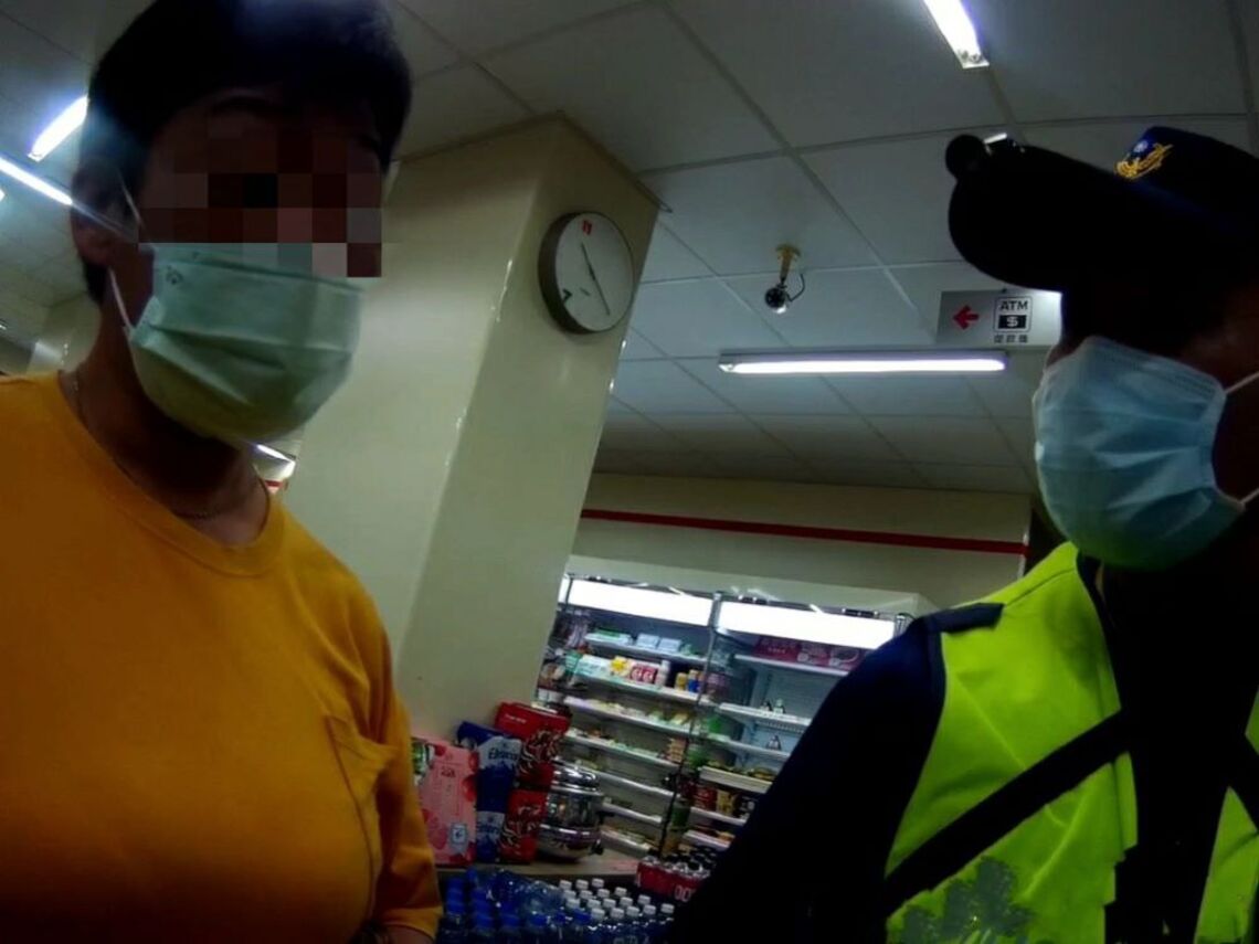 六旬女已匯三萬還要再買三萬遊戲點數!?前鎮警即時戳破謊言成功阻詐