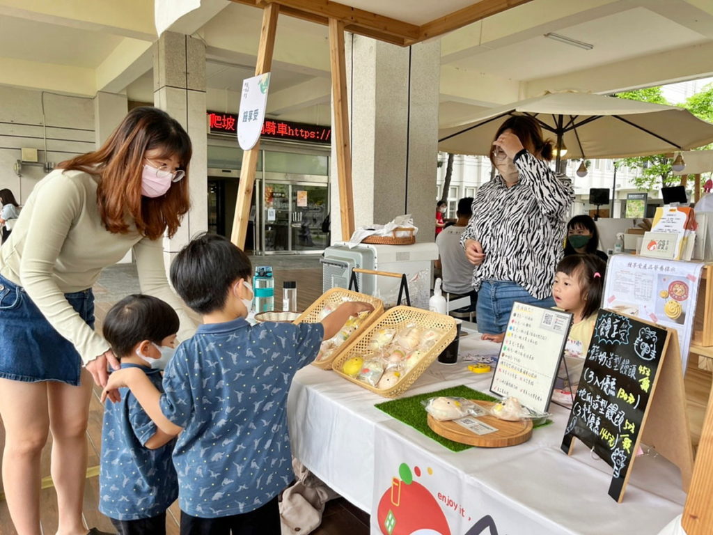 異域童話元氣抵嘉市集