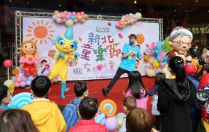 童愛市集在板橋大遠百一樓廣場展開
