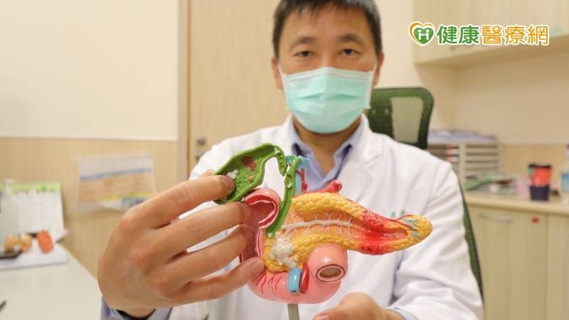 患膽結石誤認腸胃炎 達文西手術治療擺脫疼痛
