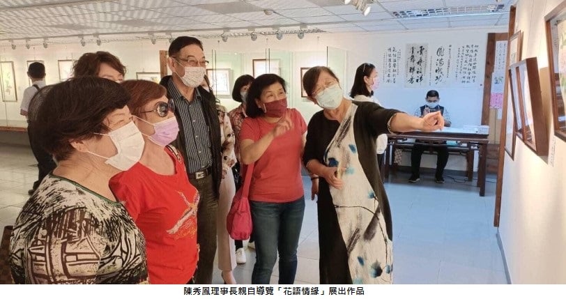 可能是 4 個人和大家站著的圖像