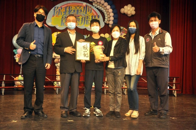 澎湖縣表揚94位模範兒童 賴峰偉期勉傳遞正能量