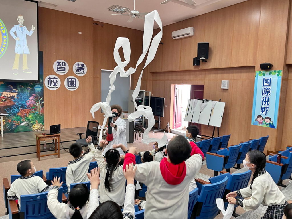 學生參與活動