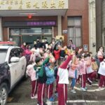 ▲台中市西岐國小一、二年級學生進行「110年學年度學區校外踏察」,參訪西岐派出所 (圖/台中大甲分局 提供)