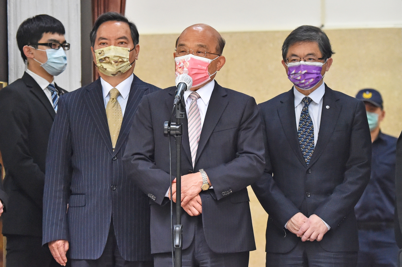 確診數創新高!蘇貞昌召開擴大防疫會議 制定「台灣模式」 59 確診數創新高!蘇貞昌召開擴大防疫會議 制定「台灣模式」