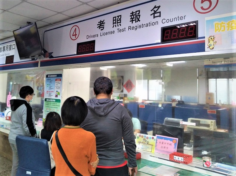 旗監理站4月假日機車考照延辦