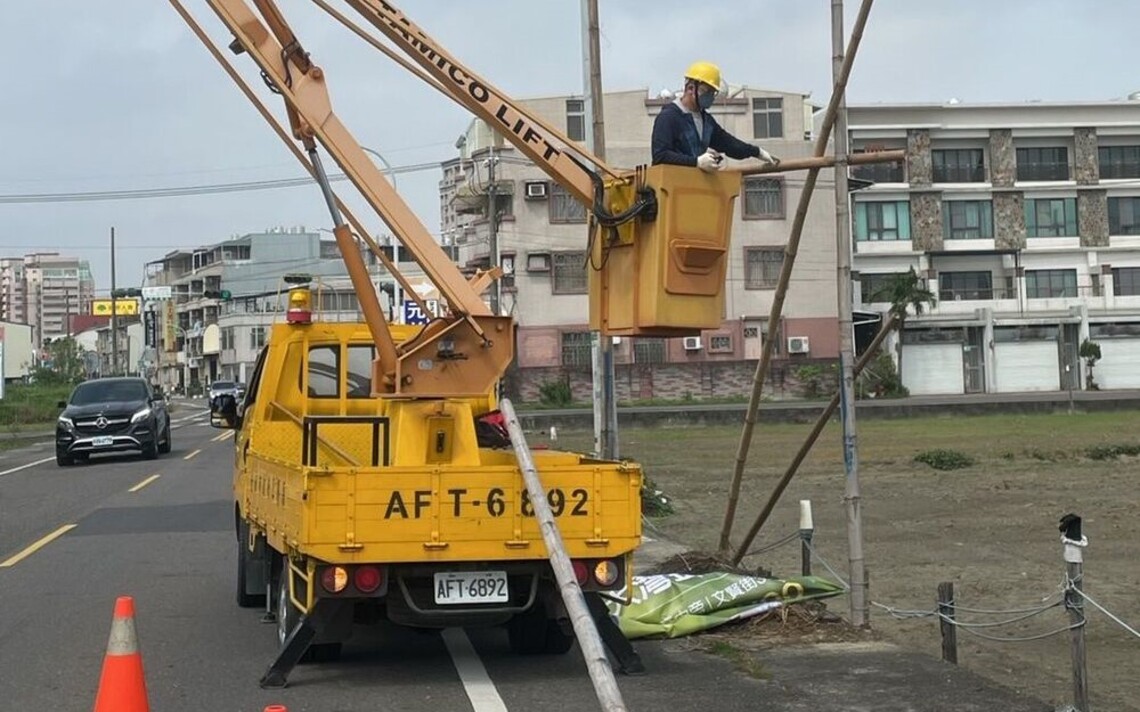 台南清理選舉看板遭抗議