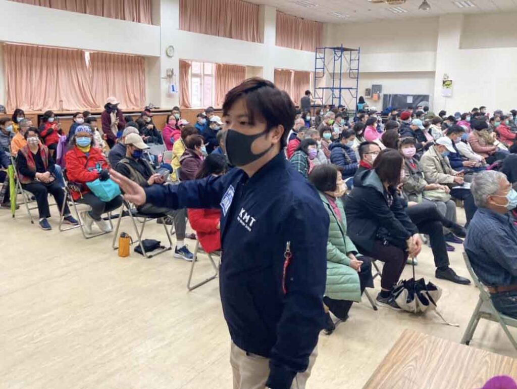 面對疫情天天創新高,呼籲中央及縣市政府要儘速做出決策因應疫情挑戰