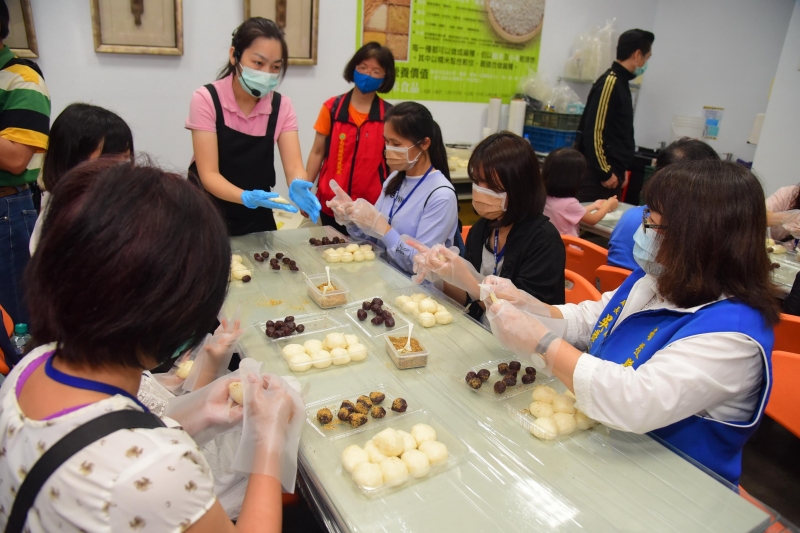 親子同麻吉 新住民闔家體驗手作麻糬樂享天倫