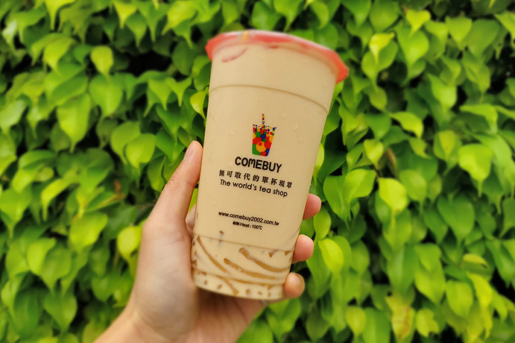 COMEBUY聯名momo購物，重磅合作滿額送5000杯免費「鮮萃大麥奶茶加粉條」