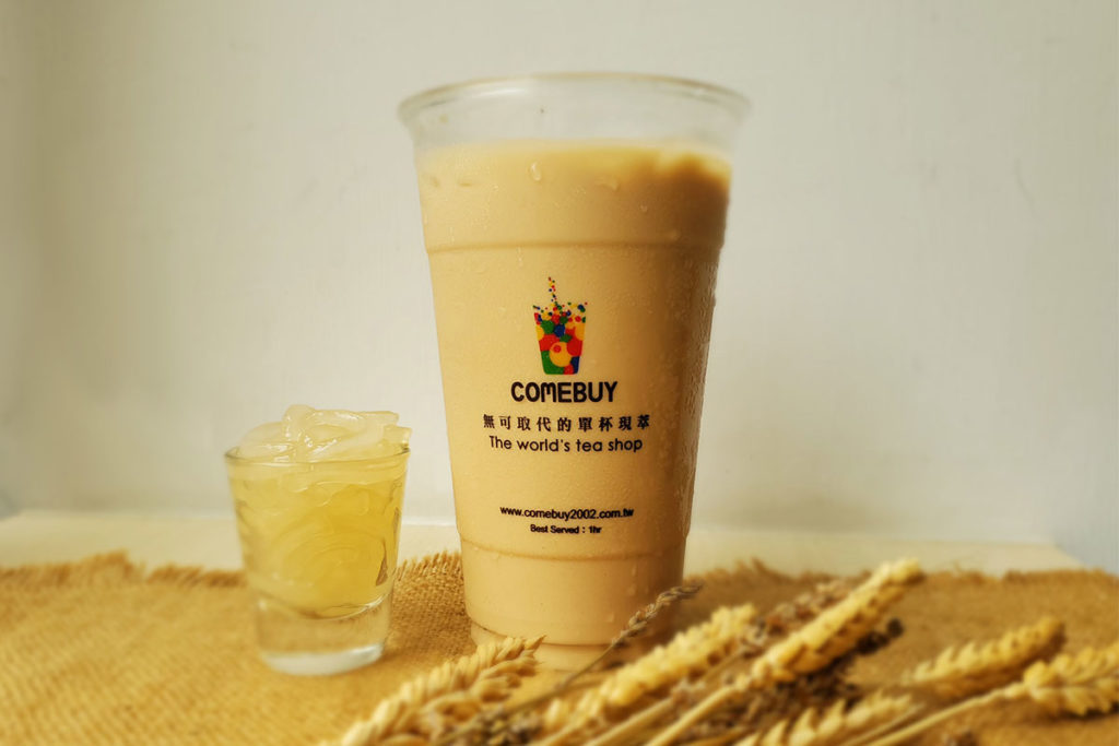 COMEBUY聯名momo購物，重磅合作滿額送5000杯免費「鮮萃大麥奶茶加粉條」