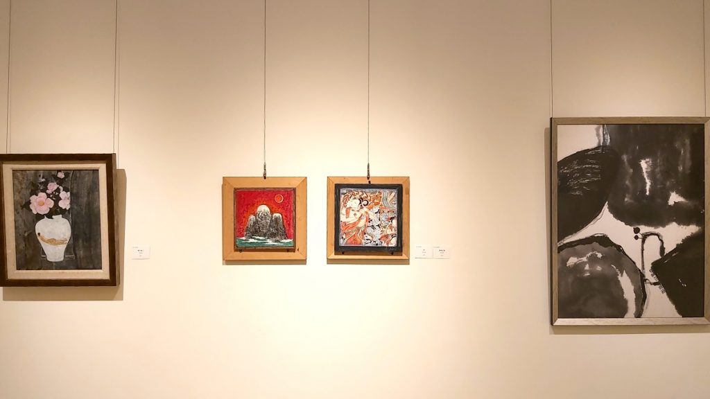 三樓入口左側展覽現場(圖/陳惠玲攝影)