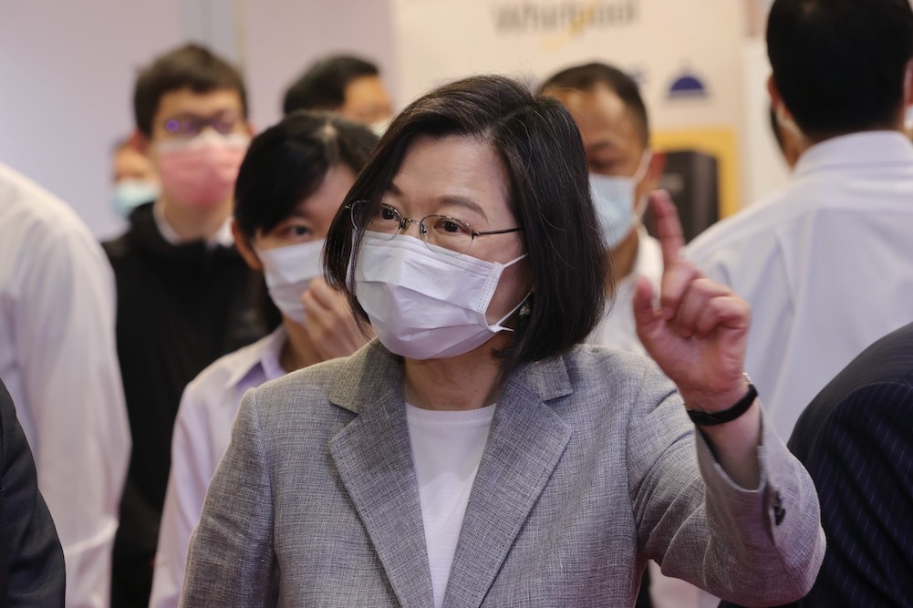 蔡英文指派環保署長參加海洋大會 歷年層級最高 首以官方身份出席 85 總統蔡英文。圖為總統4月8日出席「第32屆台北電器空調3C影音大展開幕記者會」。